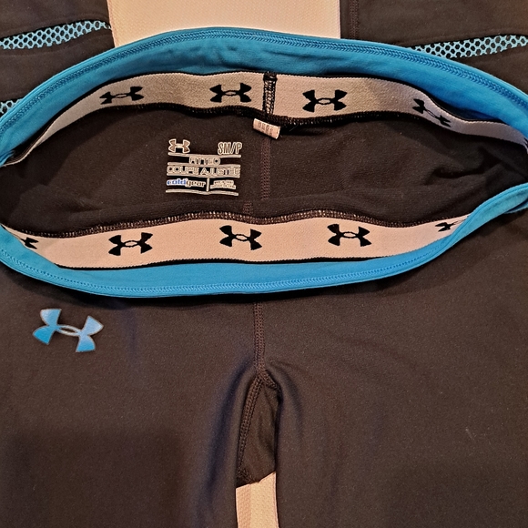 Under Armour black  leggings. - Picture 3 of 4